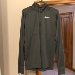 EUC Men’s Nike Element 1/4 Zip Jogging Top
